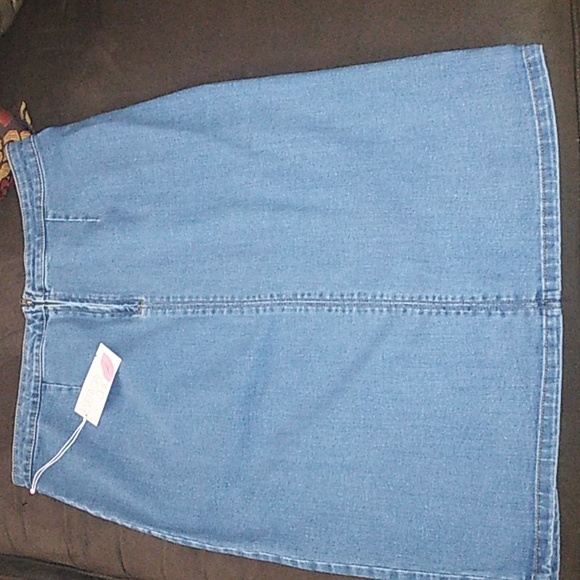 NWT Denim Skirt - Picture 3 of 4